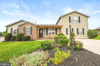 41 BUGLER DR, New Oxford, PA 17350