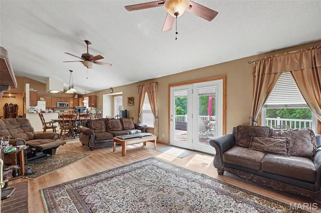 12126 Meade Drive, Wright City, MO 63390