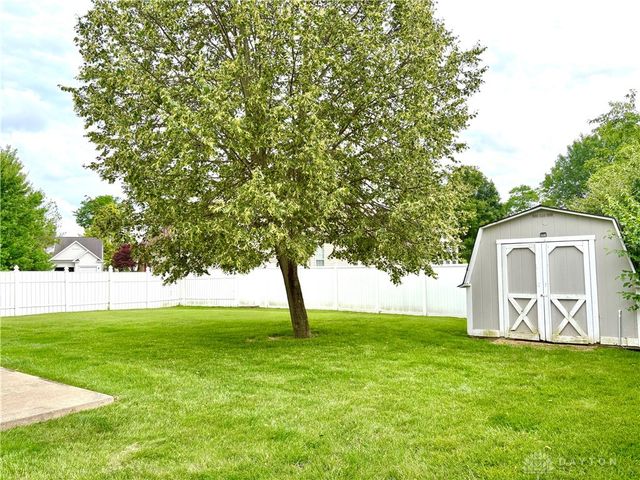 2350 Queensway Drive, Miami Twp, OH 45342