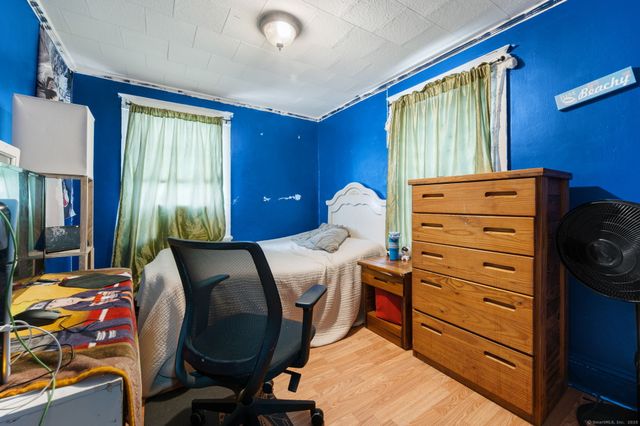 28 West High Street, New London, CT 06320