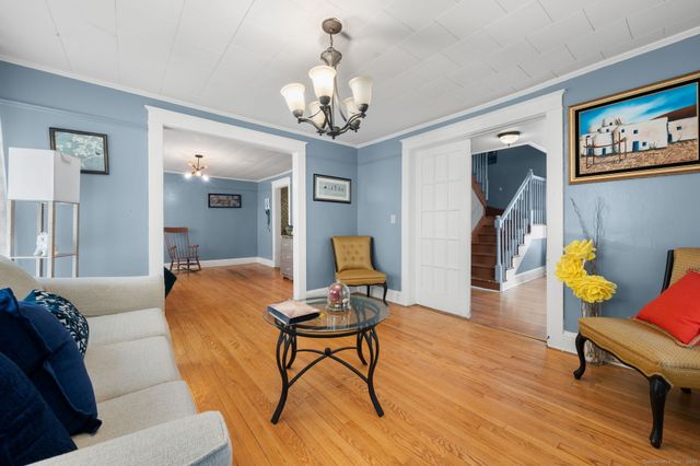 28 West High Street, New London, CT 06320