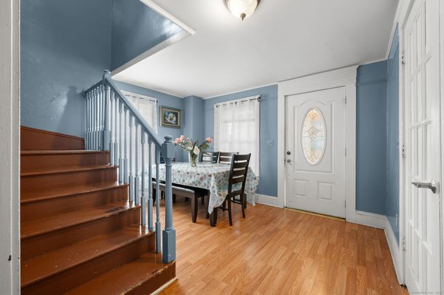 28 West High Street, New London, CT 06320