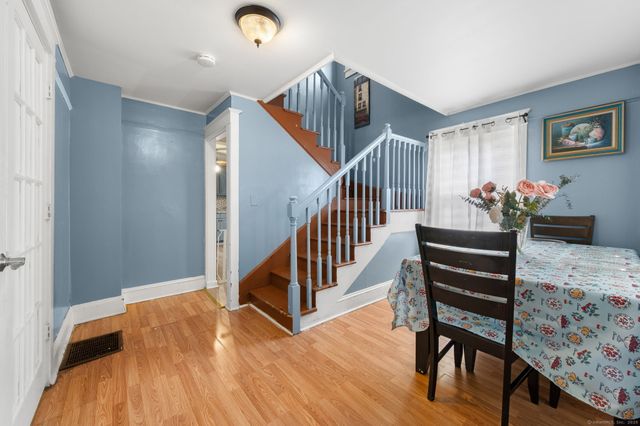 28 West High Street, New London, CT 06320