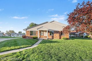 31825 Breezeway, Chesterfield Township, MI 48047