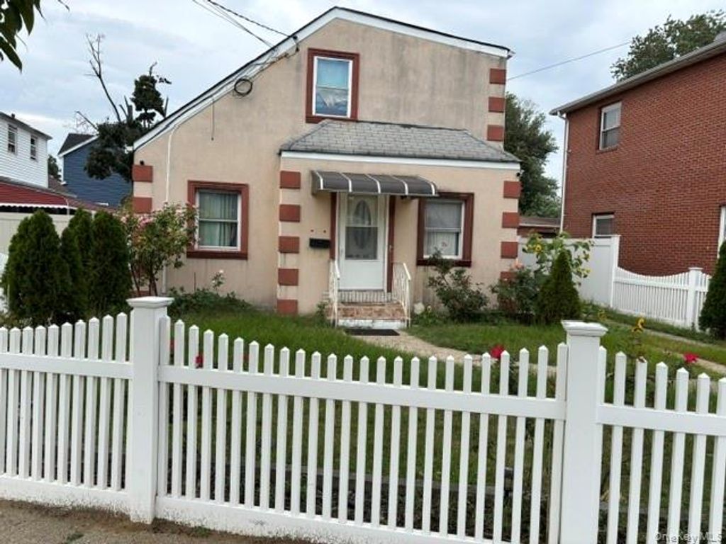 24107 147th Avenue, Rosedale, NY 11422