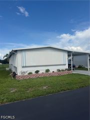 84 Poinsettia DR, Fort Myers, FL 33905