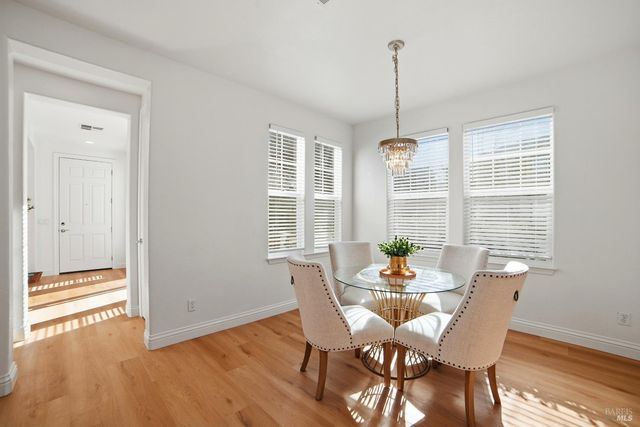 4077 Calloway Dr, Santa Rosa, CA 95409