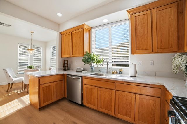 4077 Calloway Dr, Santa Rosa, CA 95409