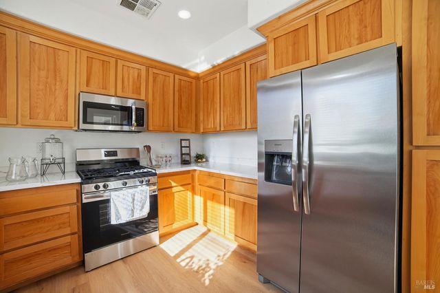 4077 Calloway Dr, Santa Rosa, CA 95409