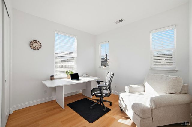 4077 Calloway Dr, Santa Rosa, CA 95409