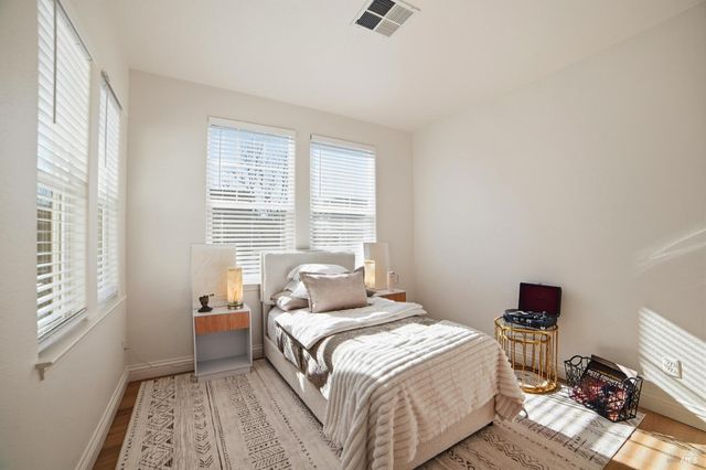 4077 Calloway Dr, Santa Rosa, CA 95409