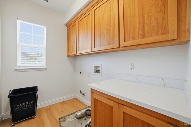 4077 Calloway Dr, Santa Rosa, CA 95409