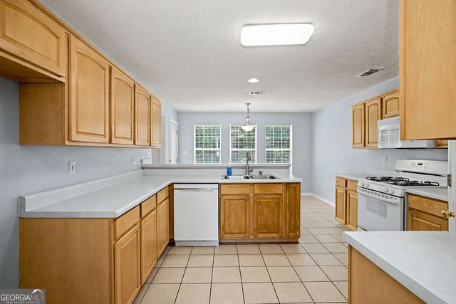 165 Crescent Circle, Newnan, GA 30265