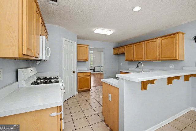 165 Crescent Circle, Newnan, GA 30265