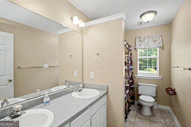 165 Crescent Circle, Newnan, GA 30265