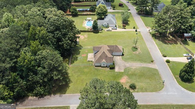 165 Crescent Circle, Newnan, GA 30265
