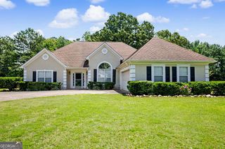 165 Crescent Circle, Newnan, GA 30265