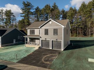 23 High Bluff Rd, Belchertown, MA 01007