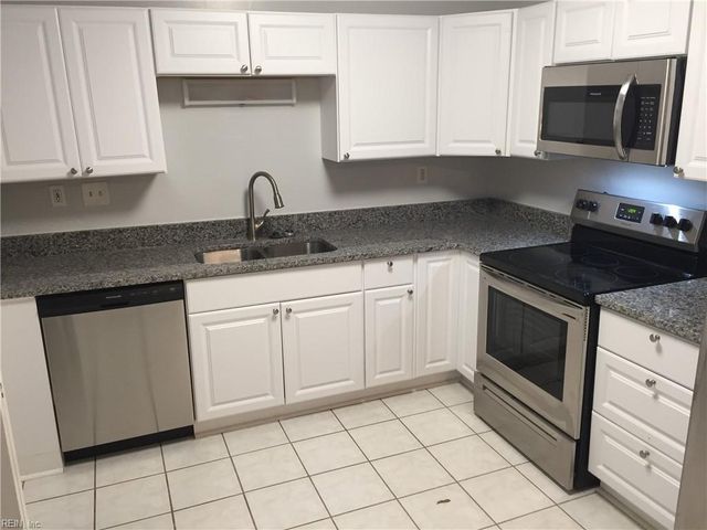 449 Peregrine ST, Virginia Beach, VA 23462