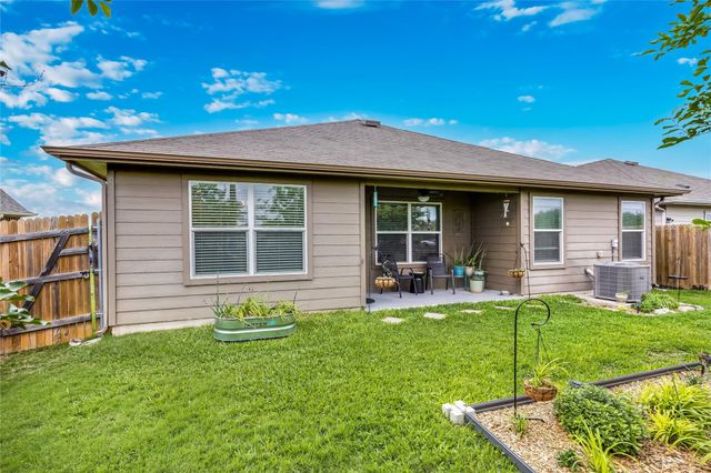 100 Seaholm LN, Hutto, TX 78634