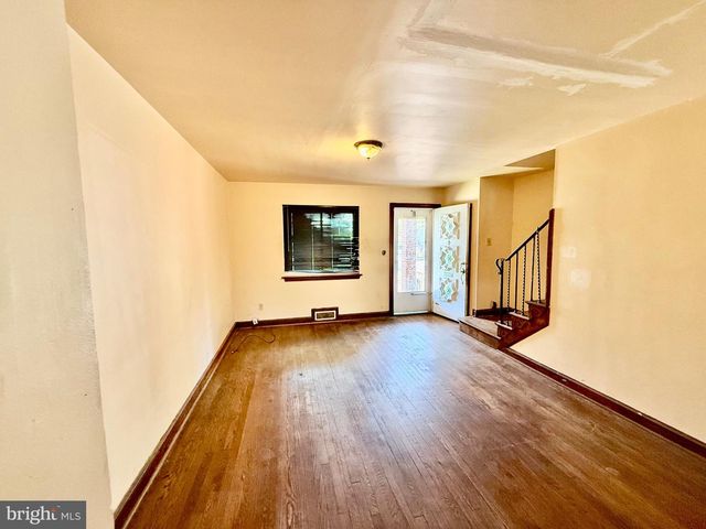 3141 LYNDALE PL SE, Washington, DC 20019