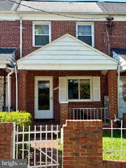3141 LYNDALE PL SE, Washington, DC 20019