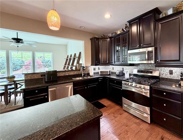 222 Overlook Dr, Peters Twp, PA 15317