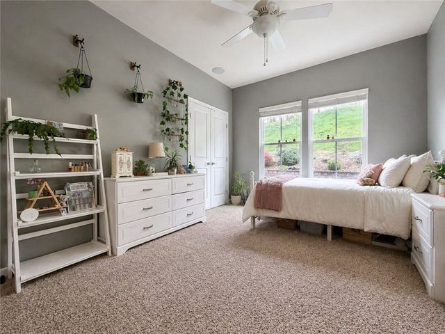 222 Overlook Dr, Peters Twp, PA 15317
