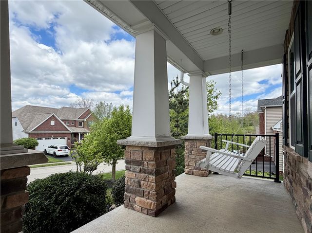 222 Overlook Dr, Peters Twp, PA 15317