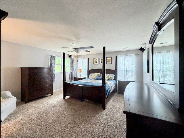 222 Overlook Dr, Peters Twp, PA 15317