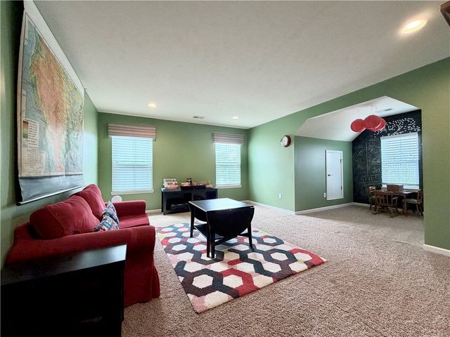 222 Overlook Dr, Peters Twp, PA 15317