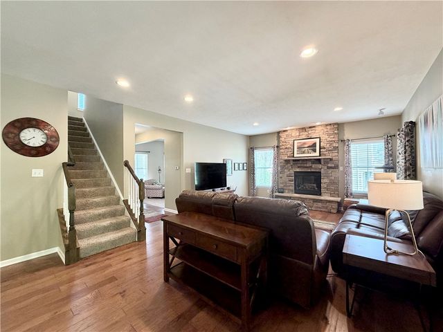 222 Overlook Dr, Peters Twp, PA 15317