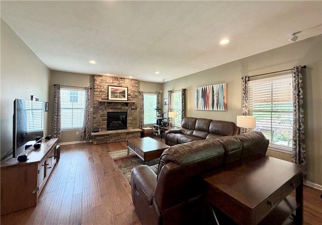 222 Overlook Dr, Peters Twp, PA 15317