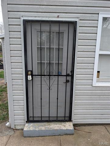 225 E Arlee Avenue, St Louis, MO 63125