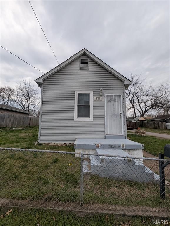 225 E Arlee Avenue, St Louis, MO 63125