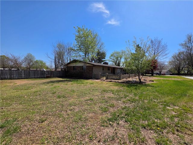 1 Meadow Lark Lane, Harrison, AR 72601