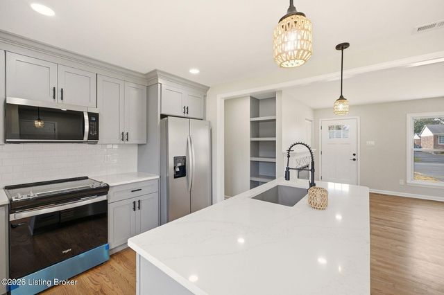 6209 Dart Dr, Louisville, KY 40291