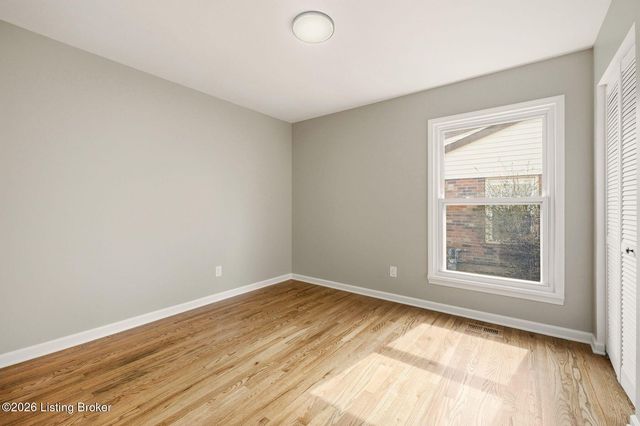 6209 Dart Dr, Louisville, KY 40291