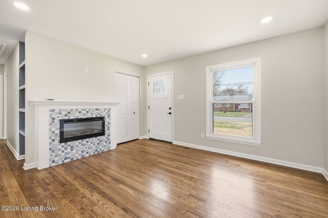 6209 Dart Dr, Louisville, KY 40291