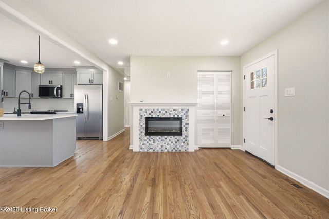 6209 Dart Dr, Louisville, KY 40291