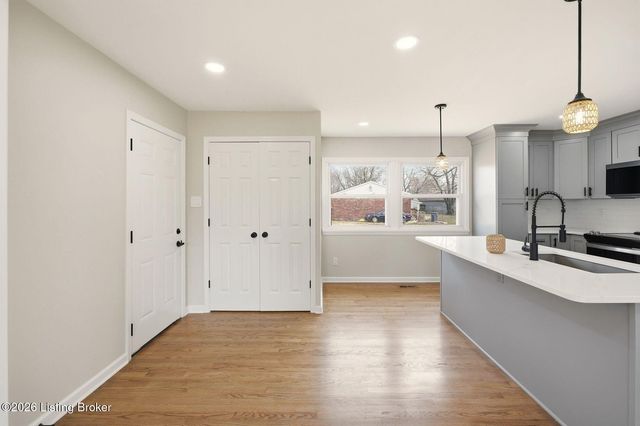 6209 Dart Dr, Louisville, KY 40291