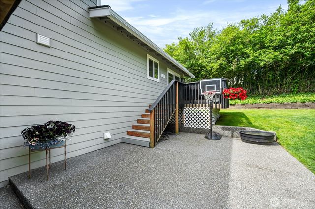 2170 Hawthorne Street, Ferndale, WA 98248