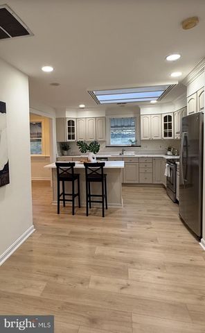 6205 EVERGLADES DR, Alexandria, VA 22312