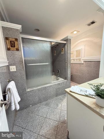 6205 EVERGLADES DR, Alexandria, VA 22312