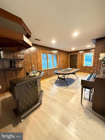 6205 EVERGLADES DR, Alexandria, VA 22312