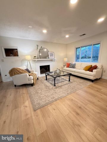 6205 EVERGLADES DR, Alexandria, VA 22312