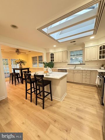 6205 EVERGLADES DR, Alexandria, VA 22312