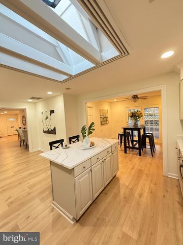 6205 EVERGLADES DR, Alexandria, VA 22312