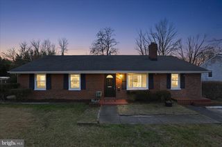 6205 EVERGLADES DR, Alexandria, VA 22312