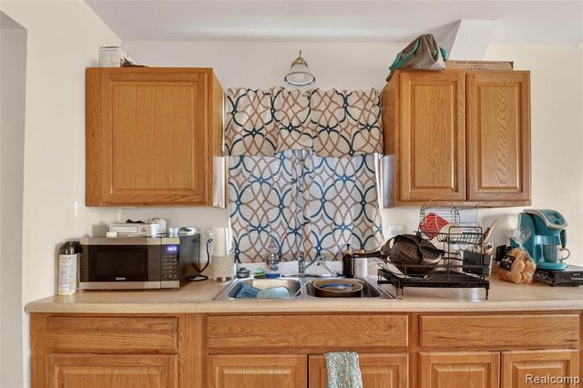 7296 Dacosta, Redford, MI 48239